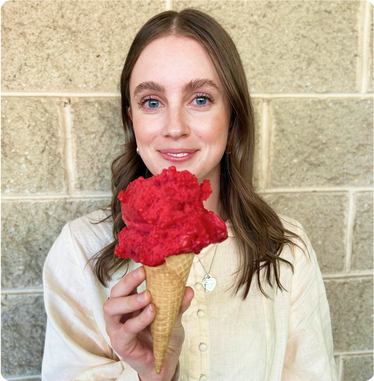 woman enjoying gelato